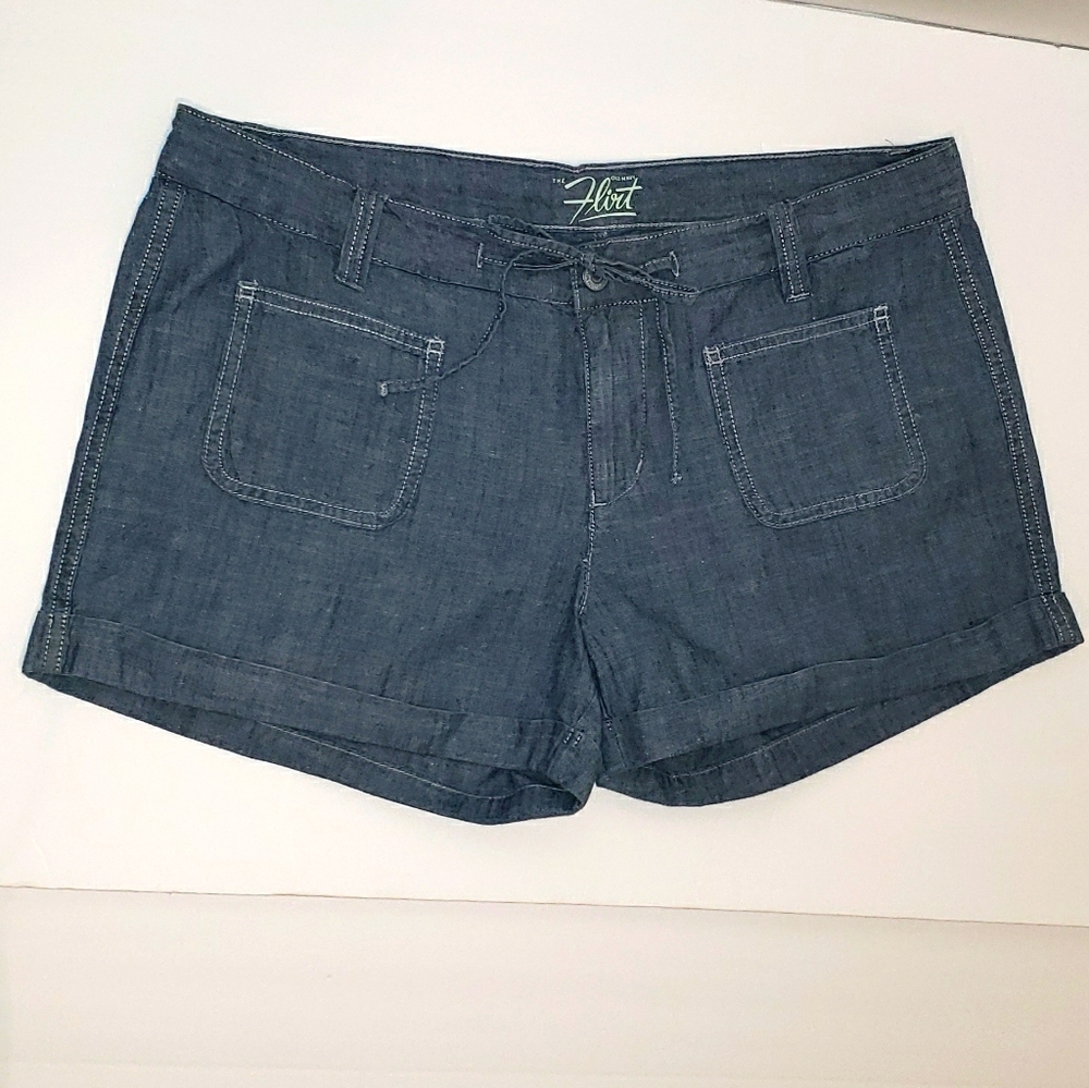 Flirt by Old Navy light blue cuff chambray shorts